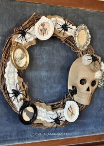 DIY Halloween Vintage Frames Wreath