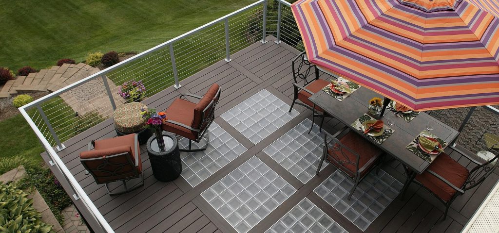 Deck Remodeling: DIY or Hire a Pro?